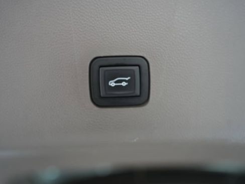 Used 2018 Chevrolet Traverse Premier w/ Driver Confidence II Package image 10