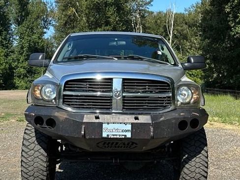 Used 2006 Dodge Ram 2500 Truck SLT AWD/4WD image 3