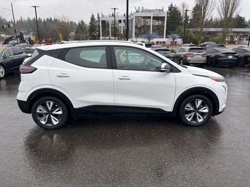 Used 2023 Chevrolet Bolt EUV LT w/ Convenience Package image 4