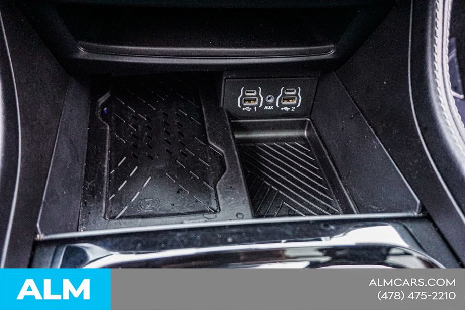Used 2025 Chrysler Pacifica Limited FWD image 46