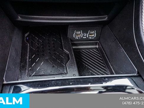 Used 2025 Chrysler Pacifica Limited FWD image 46
