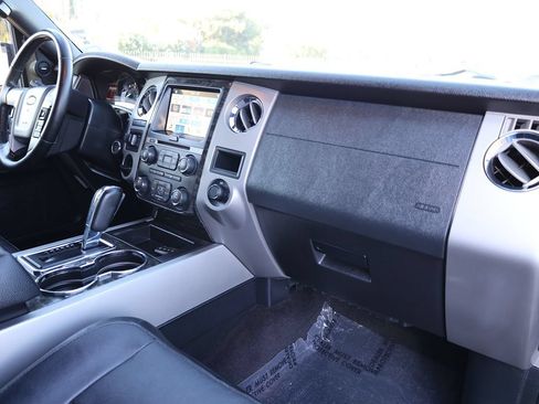 Used 2016 Ford Expedition Limited RWD image 21
