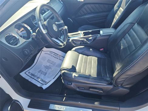 Used 2010 Ford Mustang Premium image 15
