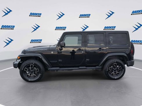 Used 2017 Jeep Wrangler Unlimited Sahara image 5
