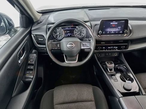 Used 2025 Nissan Rogue SV AWD/4WD image 18
