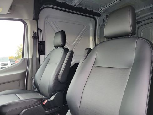 New 2025 Ford Transit 250 148 Medium Roof image 23