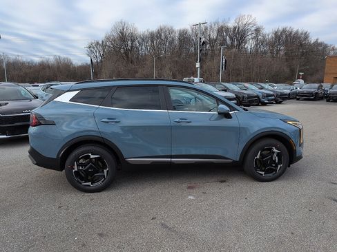 New 2026 Kia Sportage EX image 2