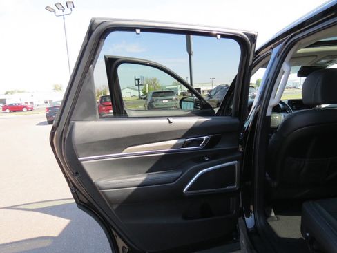 Used 2022 Kia Telluride EX w/ EX Premium Package image 23