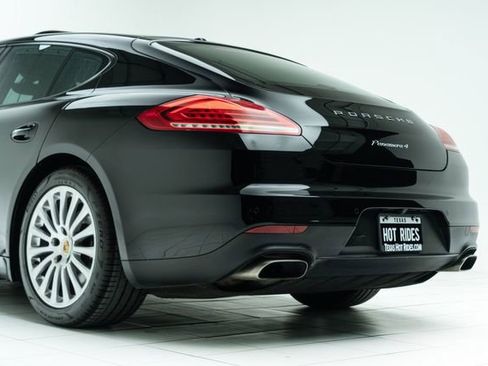 Used 2016 Porsche Panamera 4 Edition image 20