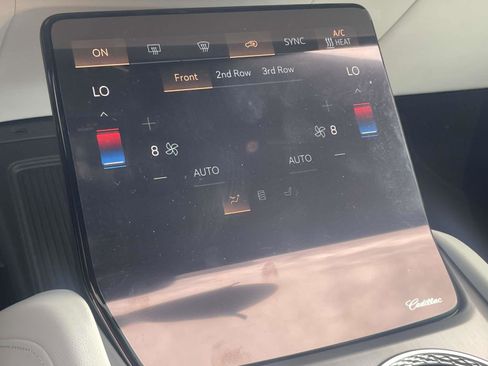 New 2026 Cadillac Vistiq Luxury image 4