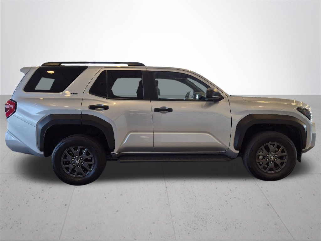 Used 2025 Toyota 4Runner SR5 AWD/4WD image 6