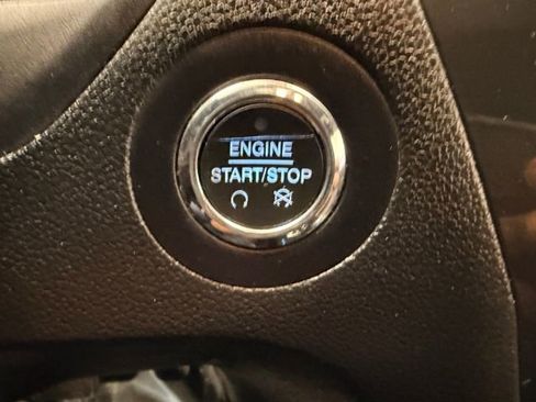 Used 2017 Ford Explorer XLT w/ Equipment Group 202A image 15