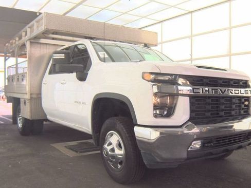 Used 2022 Chevrolet Silverado 3500 LT AWD/4WD image 3