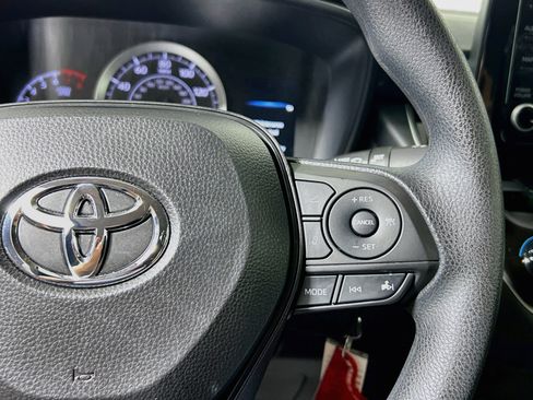 Used 2022 Toyota Corolla LE FWD image 13
