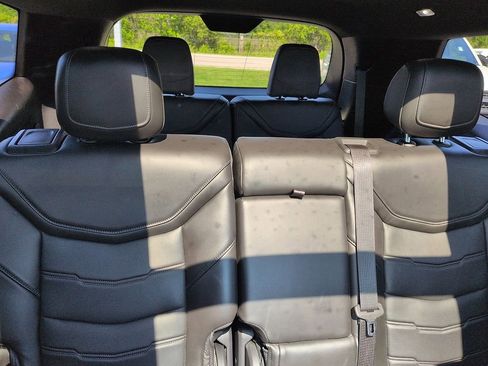 Used 2022 Cadillac XT6 Premium Luxury w/ Platinum Package AWD/4WD image 8