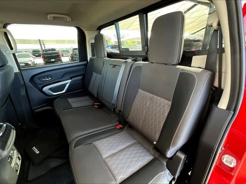 Used 2023 Nissan Titan SV w/ SV Convenience Package RWD image 19