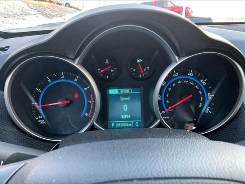 Used 2015 Chevrolet Cruze LT image 15