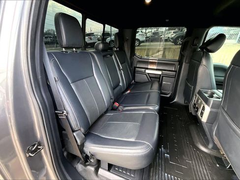 Certified 2022 Ford F250 Lariat w/ Black Appearance Package image 19