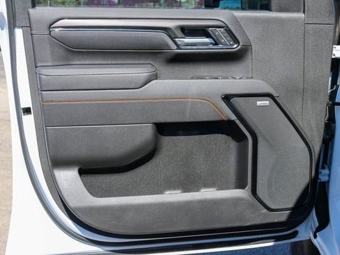 Used 2025 GMC Sierra 2500 AT4 AWD/4WD image 10