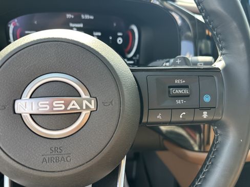 Used 2024 Nissan Pathfinder Platinum AWD/4WD image 27