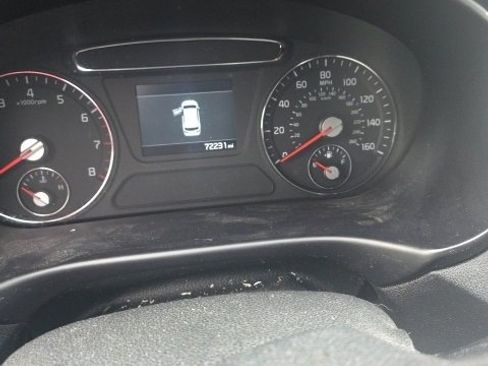 Used 2019 Kia Sorento LX image 17