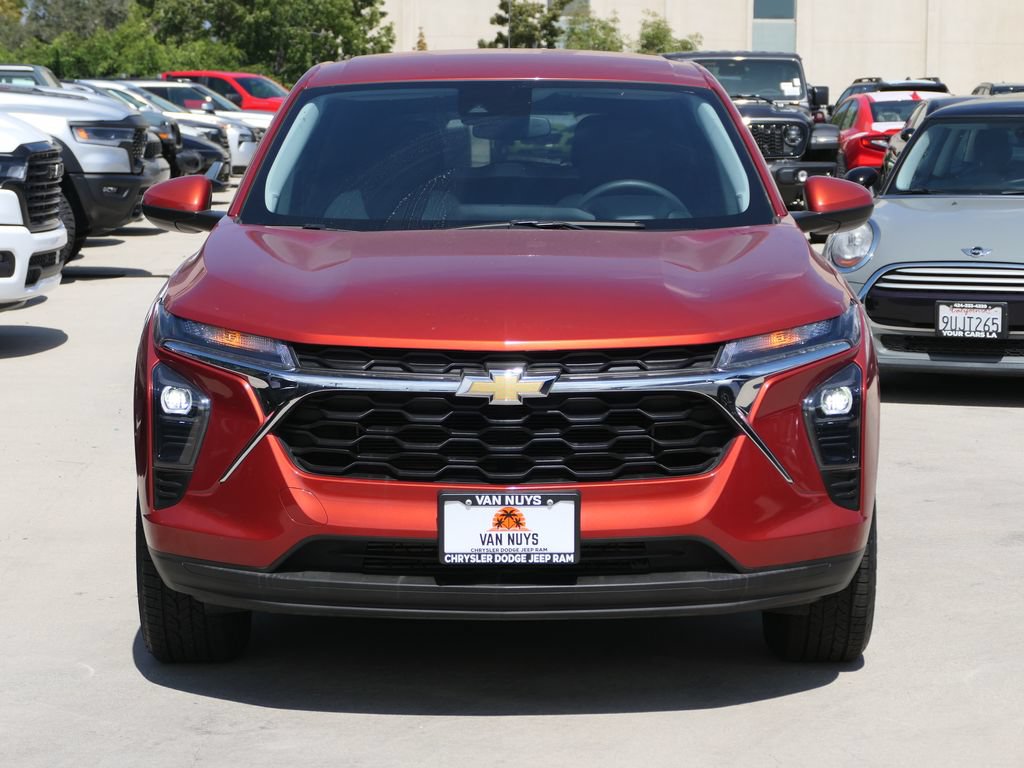 Used 2024 Chevrolet Trax LS w/ LS Convenience Package FWD image 7