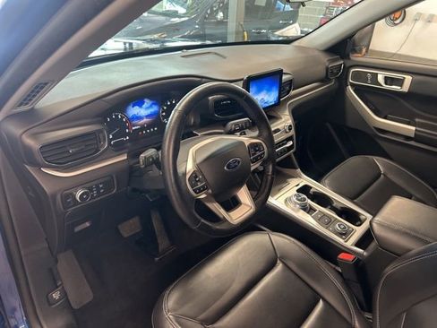 Used 2021 Ford Explorer XLT w/ Equipment Group 202A image 14