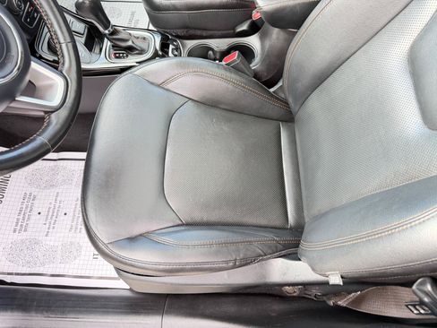 Used 2018 Jeep Compass Limited AWD/4WD image 15