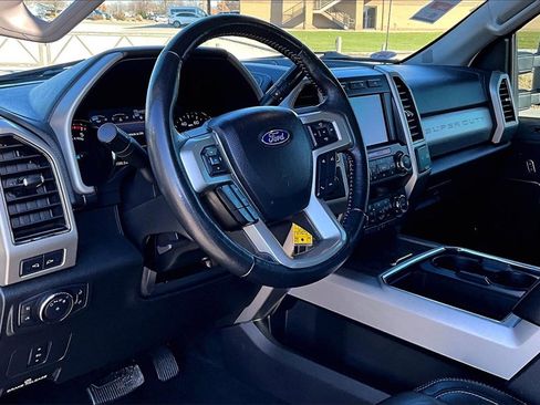 Used 2019 Ford F250 Lariat image 12