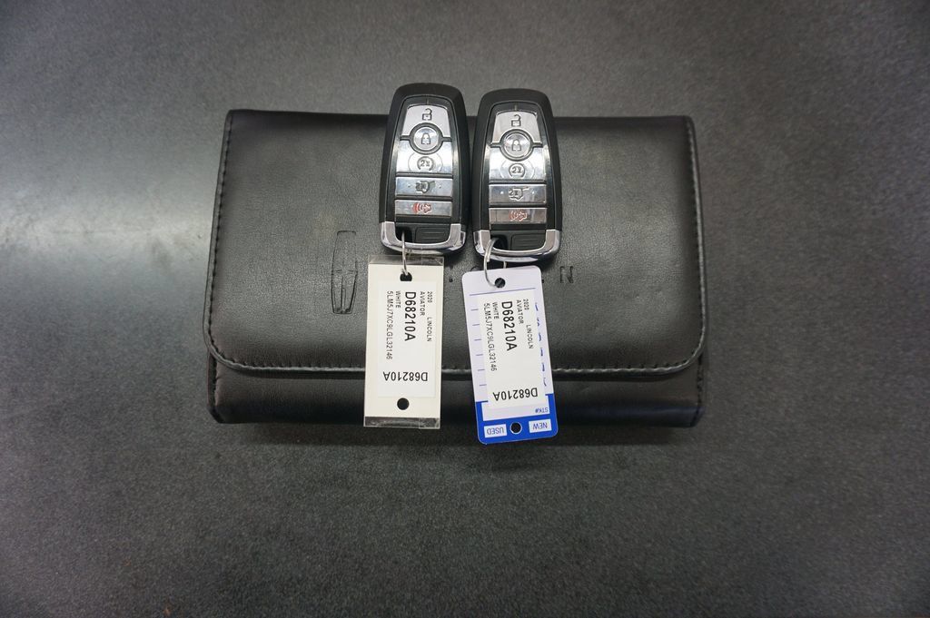 Used 2020 Lincoln Aviator Reserve w/ Equipment Group 202A AWD/4WD image 19