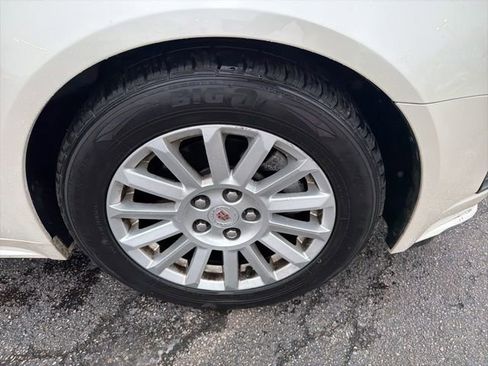 Used 2011 Cadillac CTS Luxury image 3