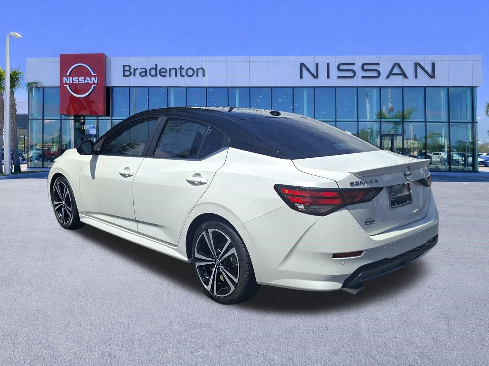 Certified 2023 Nissan Sentra SR w/ SR Premium Package FWD image 7