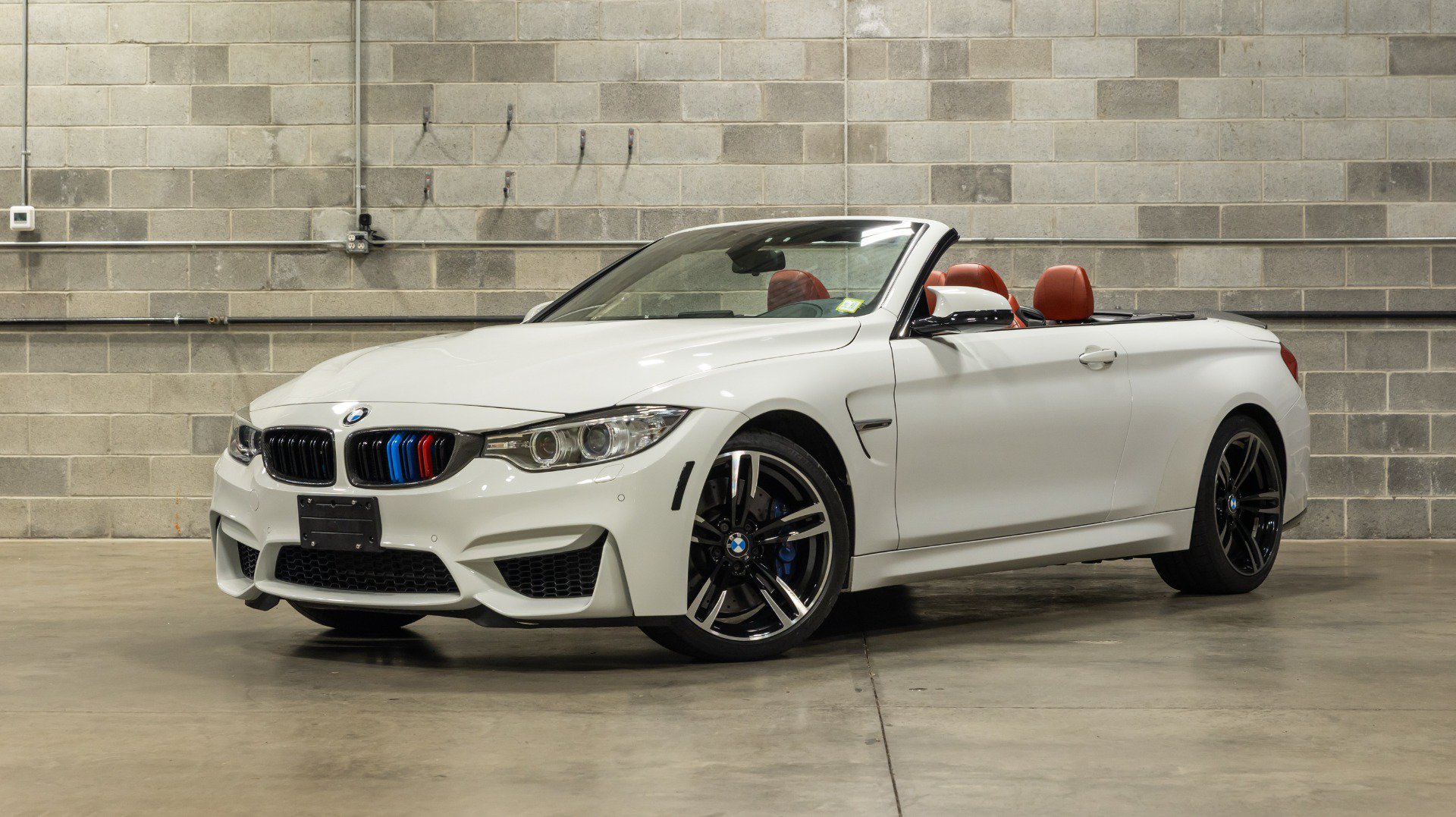 Used 2016 BMW M4 Convertible RWD image 6