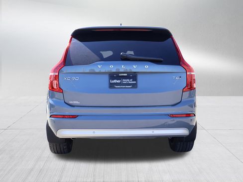 Used 2022 Volvo XC90 T6 Momentum w/ Advanced Package image 6