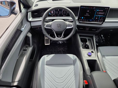 New 2026 Volkswagen Tiguan SE R-Line AWD/4WD image 9