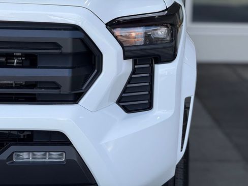 New 2026 Toyota Tacoma SR5 AWD/4WD image 5