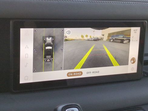 Used 2024 Land Rover Defender 110 X-Dynamic SE image 17