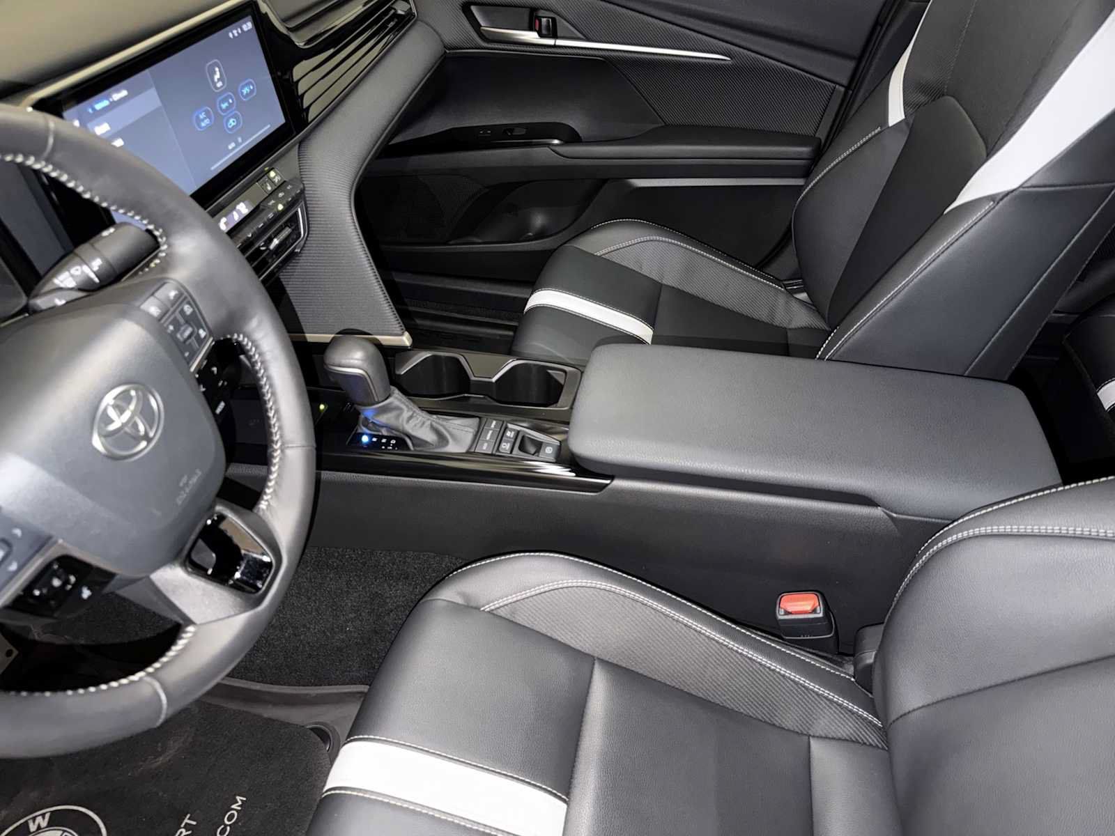 Used 2025 Toyota Camry SE w/ Multimedia Upgrade Package FWD image 19