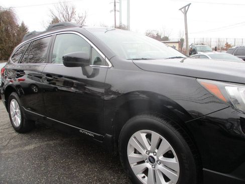 Used 2018 Subaru Outback 2.5i Premium image 9