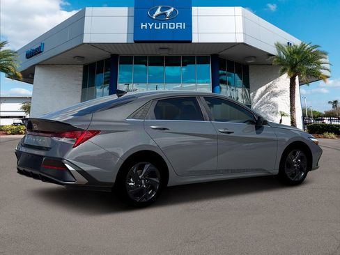 New 2026 Hyundai Elantra SEL Sport Premium FWD image 9