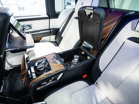 Used 2019 Rolls-Royce Cullinan image 65