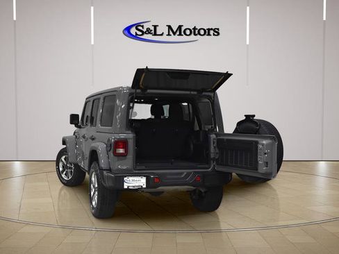 Used 2023 Jeep Wrangler Unlimited Sahara AWD/4WD image 7