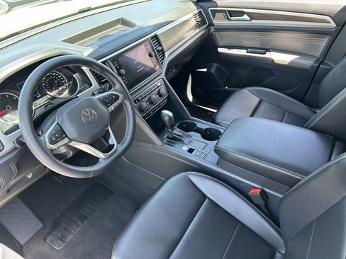 Used 2021 Volkswagen Atlas SE FWD image 16