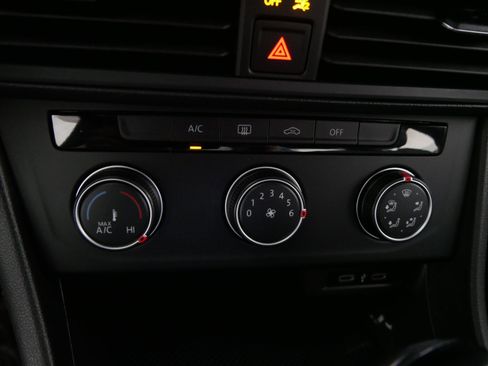 Used 2022 Volkswagen Jetta Sport image 23