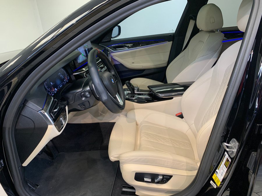 Used 2023 BMW 530i w/ Premium Package RWD image 17