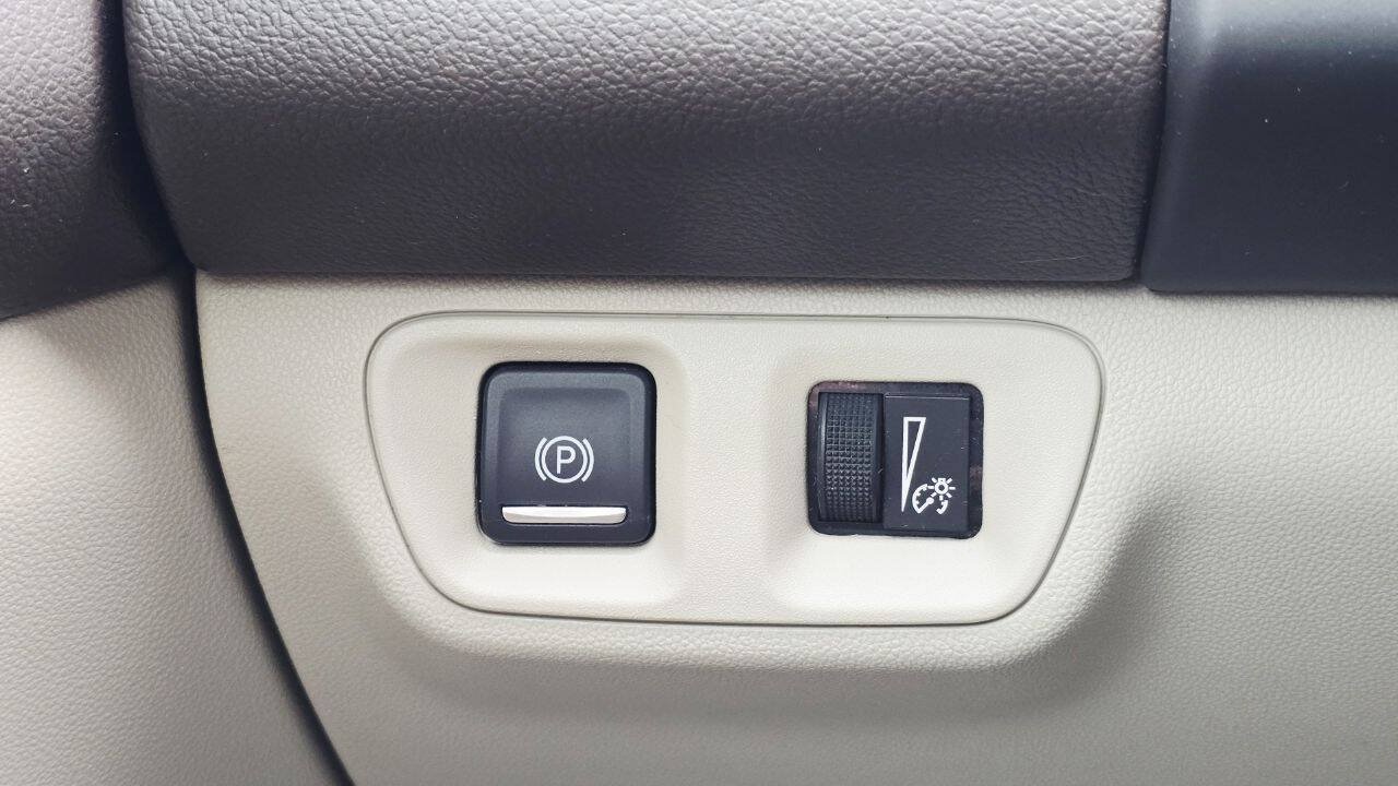 Used 2017 GMC Acadia Denali w/ Technology Package FWD image 36