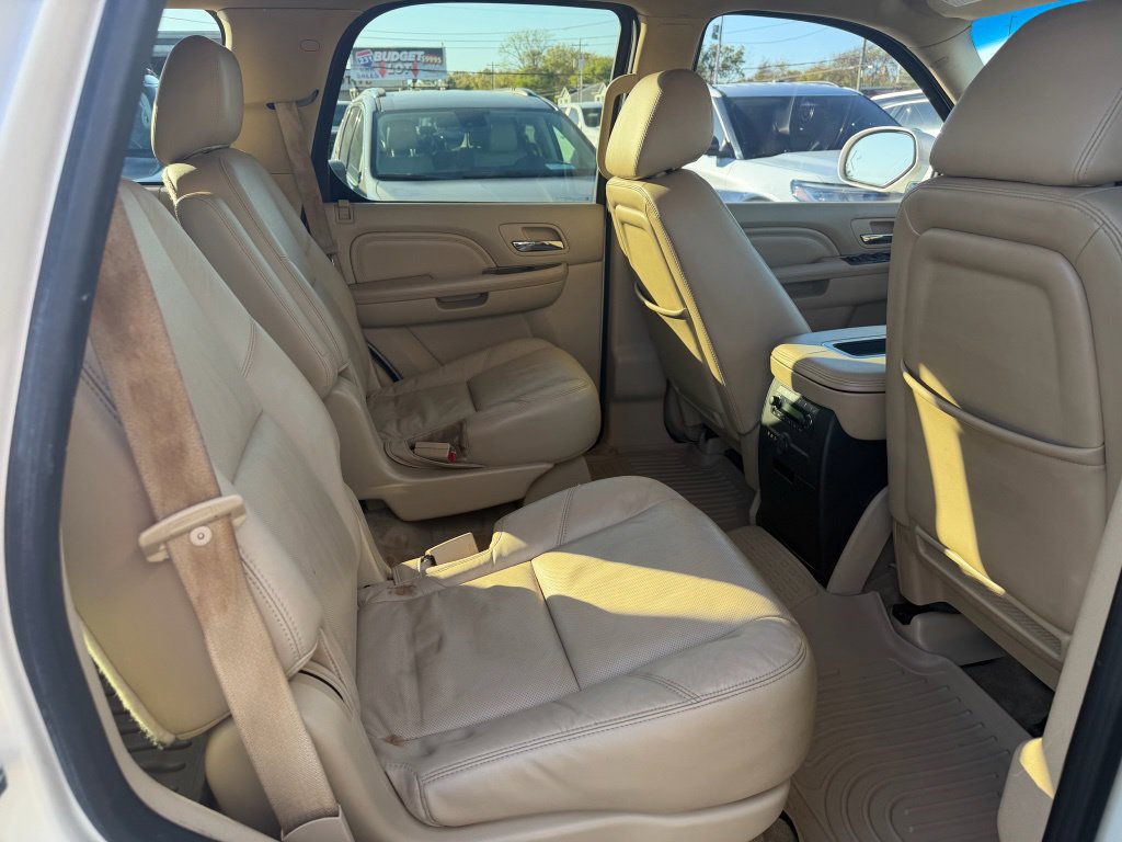 Used 2012 Cadillac Escalade Luxury AWD/4WD image 15