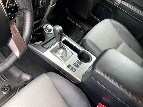 Used 2021 Toyota 4Runner SR5 Premium image 16