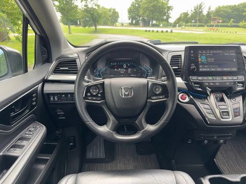 Used 2023 Honda Odyssey Touring image 10