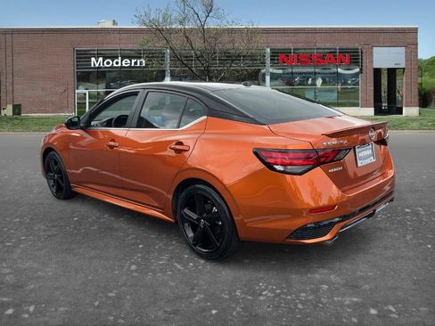Certified 2025 Nissan Sentra SR FWD image 2